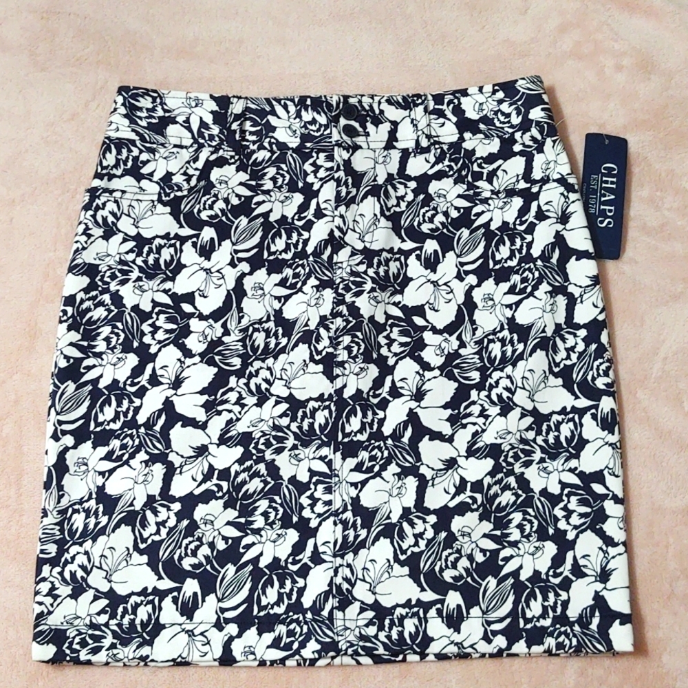 Chaps Navy Blue & White Floral Pencil Skirt w/ Pockets Sz 4 NWT